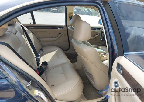 2002 BMW 330Xi from USA, damaged, VIN WBAEW53492PG17309